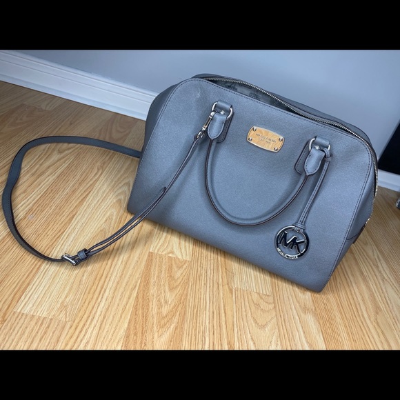 Grey Michael Kors bag - Picture 2 of 6